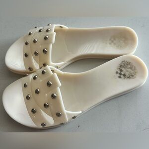NIB Vince Camuto Emelon Creamy White Studded Jelly Slide Sandals Womens Size 6,7